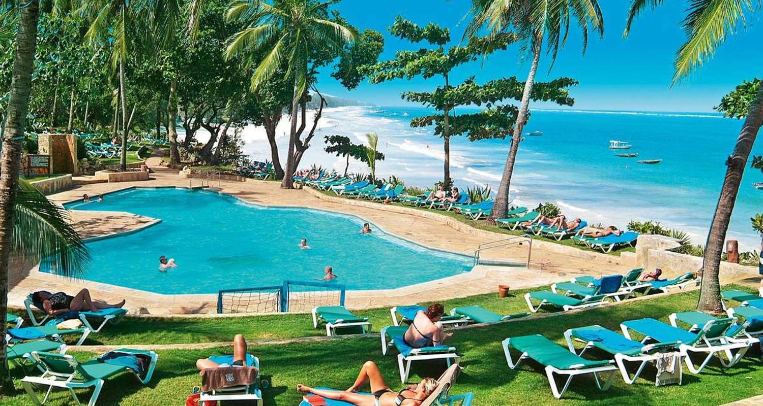 Maasai Mara & Diani Beach Luxury Safari