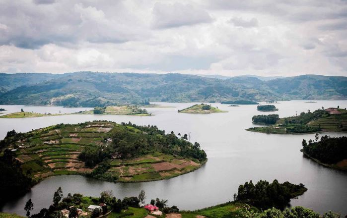 Visit Lake Bunyonyi